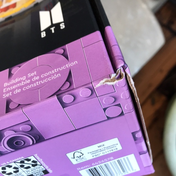 NWT LEGO X BTS Dynamite IDEAS - Picture 3 of 4